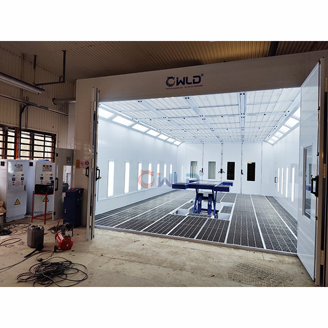 10m Custom Spray Booth With Heat Recycling System For Painting Vehicles In Sweden